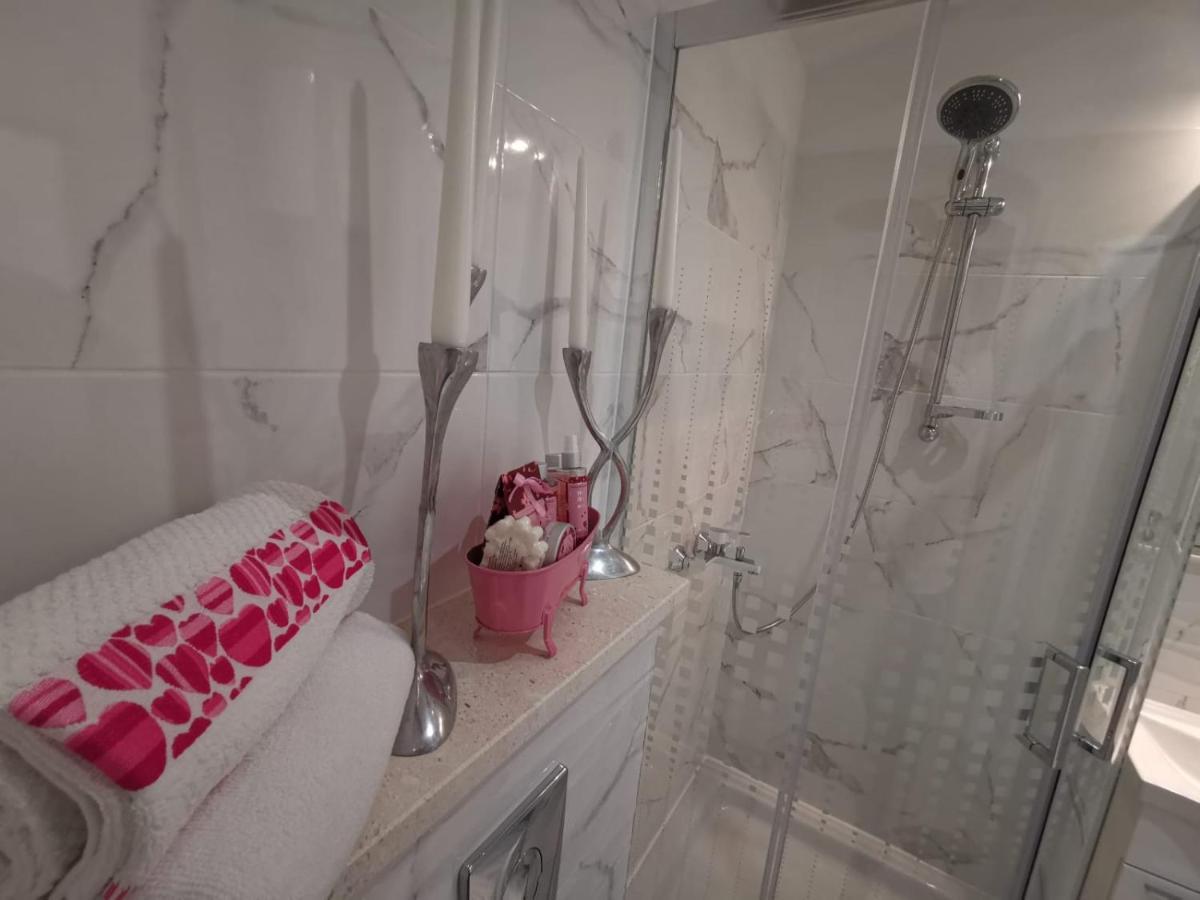Apartmani Pina 2 Каштела Экстерьер фото
